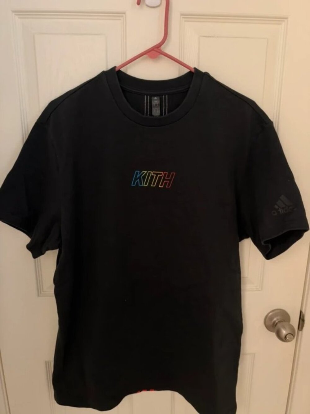Men’s Black Performance T-Shirt with Multicolor Chest Graphic and Striped Back D
